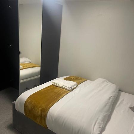 Beautiful En-Suite Bedroom Ипсвич Экстерьер фото