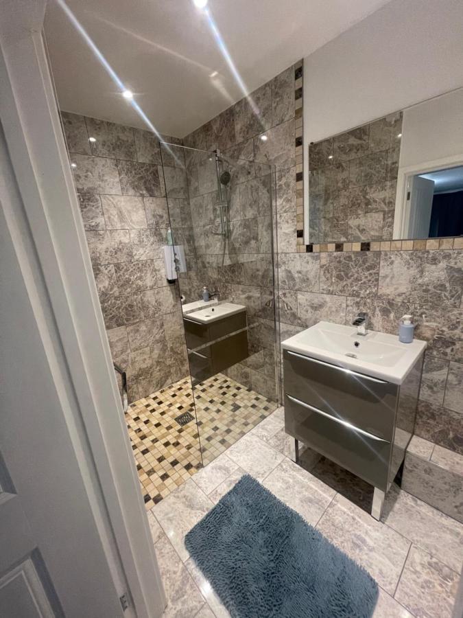 Beautiful En-Suite Bedroom Ипсвич Экстерьер фото