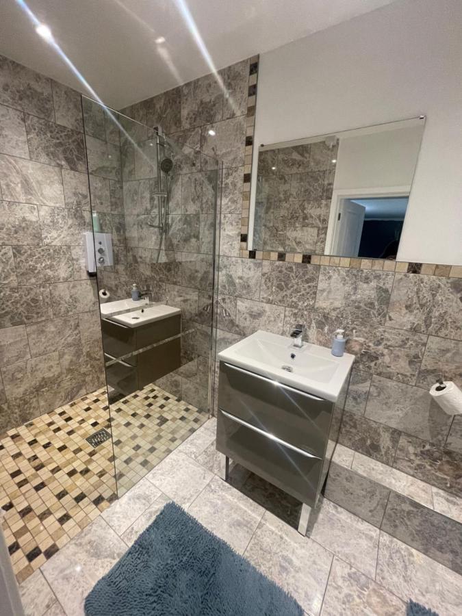 Beautiful En-Suite Bedroom Ипсвич Экстерьер фото